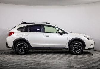 Подержанный автомобиль Subaru XV 2013 года (4 фото)