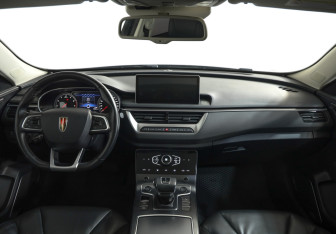 Подержанный автомобиль Hongqi H5 2022 года (9 фото)
