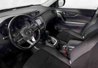 Подержанный автомобиль Nissan X-Trail 2021 года (9 фото)