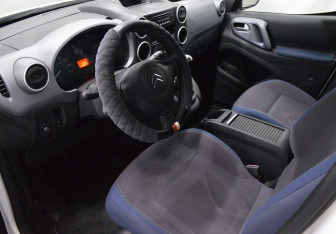 Подержанный автомобиль Citroen Berlingo 2012 года (10 фото)