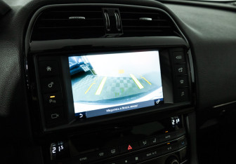 Подержанный автомобиль Jaguar F-Pace 2017 года (15 фото)