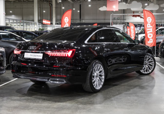 Подержанный автомобиль Audi A6 Sedan 2018 года (12 фото)