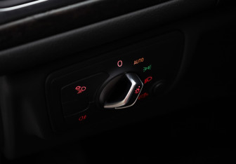 Подержанный автомобиль Audi A6 Sedan 2017 года (15 фото)