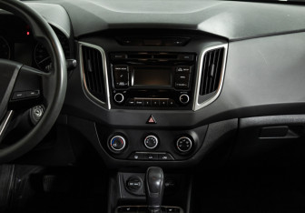 Подержанный автомобиль Hyundai Creta 2016 года (14 фото)