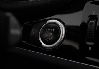 Подержанный автомобиль BMW X3 2015 года (13 фото)