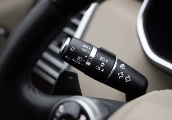 Подержанный автомобиль Land Rover Range Rover 2022 года (25 фото)