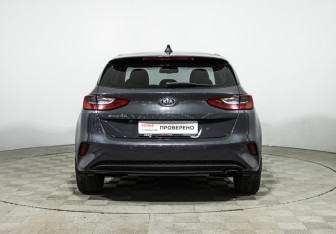 Подержанный автомобиль Kia Ceed Hatchback 2018 года (6 фото)
