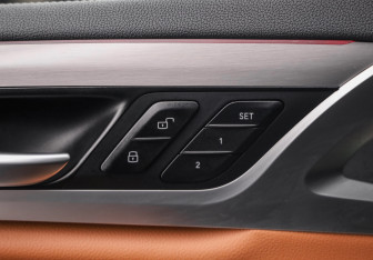 Подержанный автомобиль BMW X4 2020 года (27 фото)