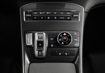 Подержанный автомобиль Hyundai Santa Fe 2022 года (17 фото)