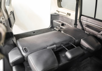 Подержанный автомобиль Mitsubishi Pajero 2011 года (24 фото)