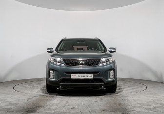 Подержанный автомобиль Kia Sorento 2013 года (2 фото)