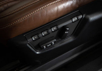 Подержанный автомобиль Volvo XC90 2008 года (20 фото)