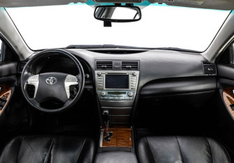 Подержанный автомобиль Toyota Camry Sedan 2008 года (10 фото)