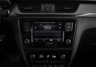 Подержанный автомобиль Skoda Rapid Liftback 2018 года (18 фото)