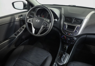 Подержанный автомобиль Hyundai Solaris Sedan 2015 года (8 фото)