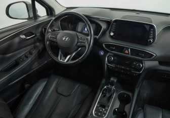 Подержанный автомобиль Hyundai Santa Fe 2019 года (7 фото)