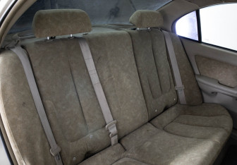 Подержанный автомобиль Hyundai Elantra Sedan 2000 года (18 фото)