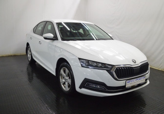 Подержанный автомобиль Skoda Octavia Liftback 2020 года (3 фото)