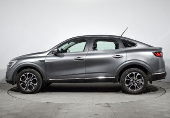 Подержанный автомобиль Renault Arkana 2019 года (8 фото)