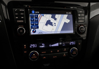 Подержанный автомобиль Nissan X-Trail 2015 года (14 фото)