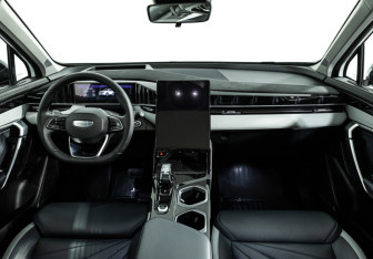 Подержанный автомобиль Geely Atlas 2024 года (13 фото)