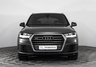 Подержанный автомобиль Audi Q7 2015 года (3 фото)