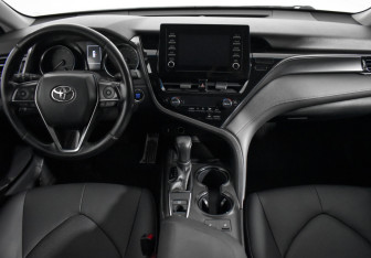 Подержанный автомобиль Toyota Camry Sedan 2022 года (16 фото)