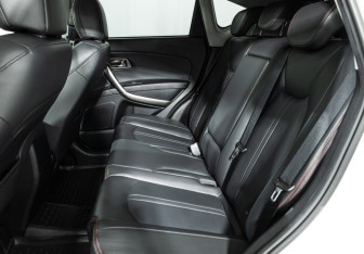 Подержанный автомобиль FAW Besturn X80 2018 года (10 фото)