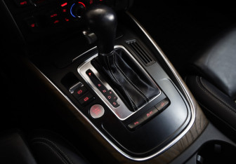 Подержанный автомобиль Audi Q5 2012 года (14 фото)