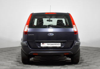 Подержанный автомобиль Ford Fusion 2008 года (6 фото)