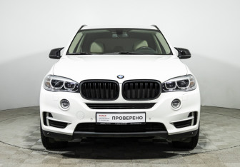 Подержанный автомобиль BMW X5 2015 года (2 фото)