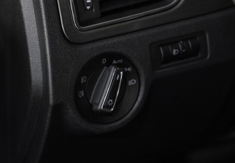 Подержанный автомобиль Skoda Rapid Liftback 2018 года (17 фото)