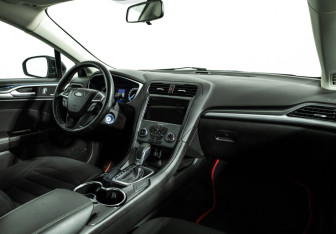 Подержанный автомобиль Ford Mondeo Sedan 2015 года (9 фото)