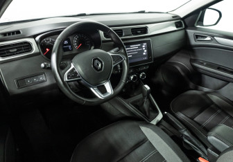 Подержанный автомобиль Renault Arkana 2021 года (11 фото)