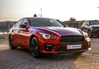 Подержанный автомобиль Infiniti Q50 2016 года (4 фото)