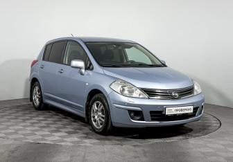 Подержанный автомобиль Nissan Tiida Hatchback 2011 года (3 фото)