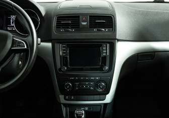 Подержанный автомобиль Skoda Yeti 2016 года (14 фото)