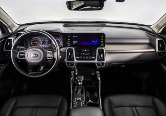 Подержанный автомобиль Kia Sorento 2021 года (10 фото)