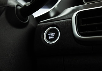 Подержанный автомобиль Geely Coolray 2023 года (15 фото)