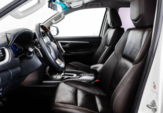 Подержанный автомобиль Toyota Fortuner 2018 года (24 фото)