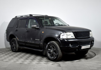 Подержанный автомобиль Ford Explorer 2005 года (3 фото)