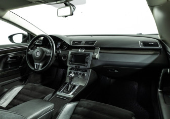 Подержанный автомобиль Volkswagen Passat CC 2012 года (9 фото)
