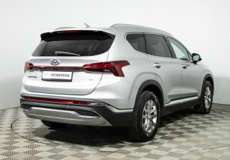 Подержанный автомобиль Hyundai Santa Fe 2021 года (5 фото)