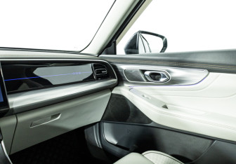 Подержанный автомобиль GAC GS8 2023 года (22 фото)