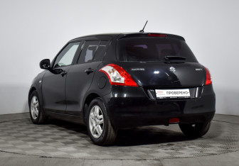 Подержанный автомобиль Suzuki Swift Hatchback 2011 года (7 фото)