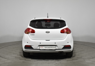 Подержанный автомобиль Kia Ceed Hatchback 2013 года (6 фото)