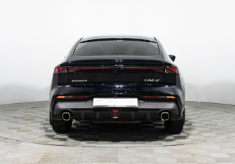 Подержанный автомобиль Changan UNI-V 2024 года (6 фото)