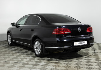 Подержанный автомобиль Volkswagen Passat Sedan 2011 года (7 фото)