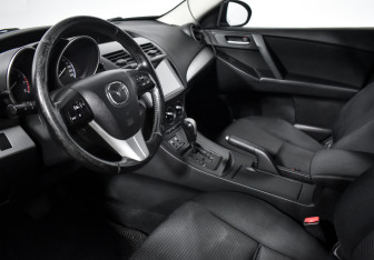 Подержанный автомобиль Mazda 3 Sedan 2012 года (9 фото)