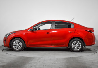 Подержанный автомобиль Kia Rio Sedan 2021 года (8 фото)